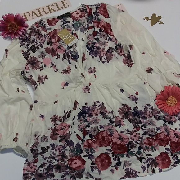 Suzanne Betro Tops - Suzanne Betro Floral Shirt